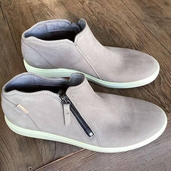 Ecco Low Bootie Suede Gray Soft Shoes Women’s 41/10 Zip Sneakers Ankle Boots - Picture 1 of 9